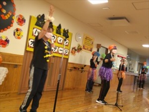 ハロウィンパーティー大いに盛り上がる